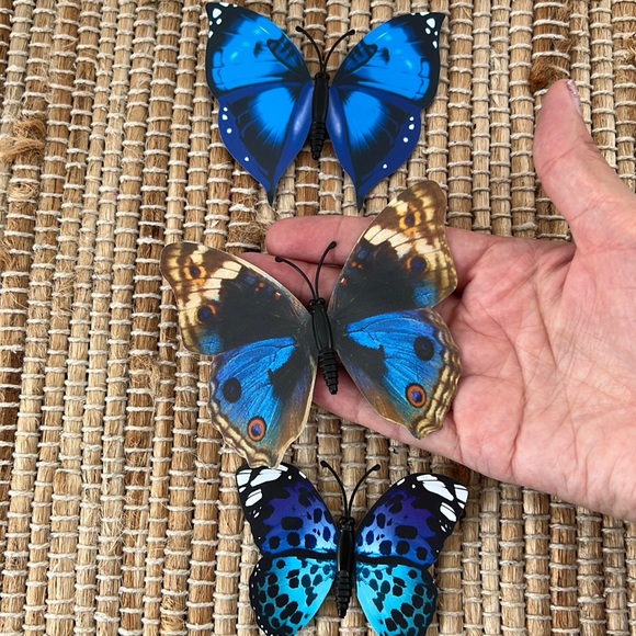 💙🩵🦋 Butterfly magnets set of 3 blue butterflies demon slayer inspired - Picture 2 of 3